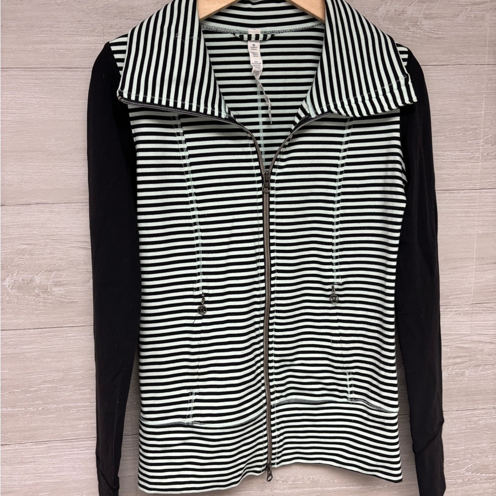 | Lululemon | jacket. Size 4.